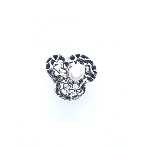 Anillo de plata con perla