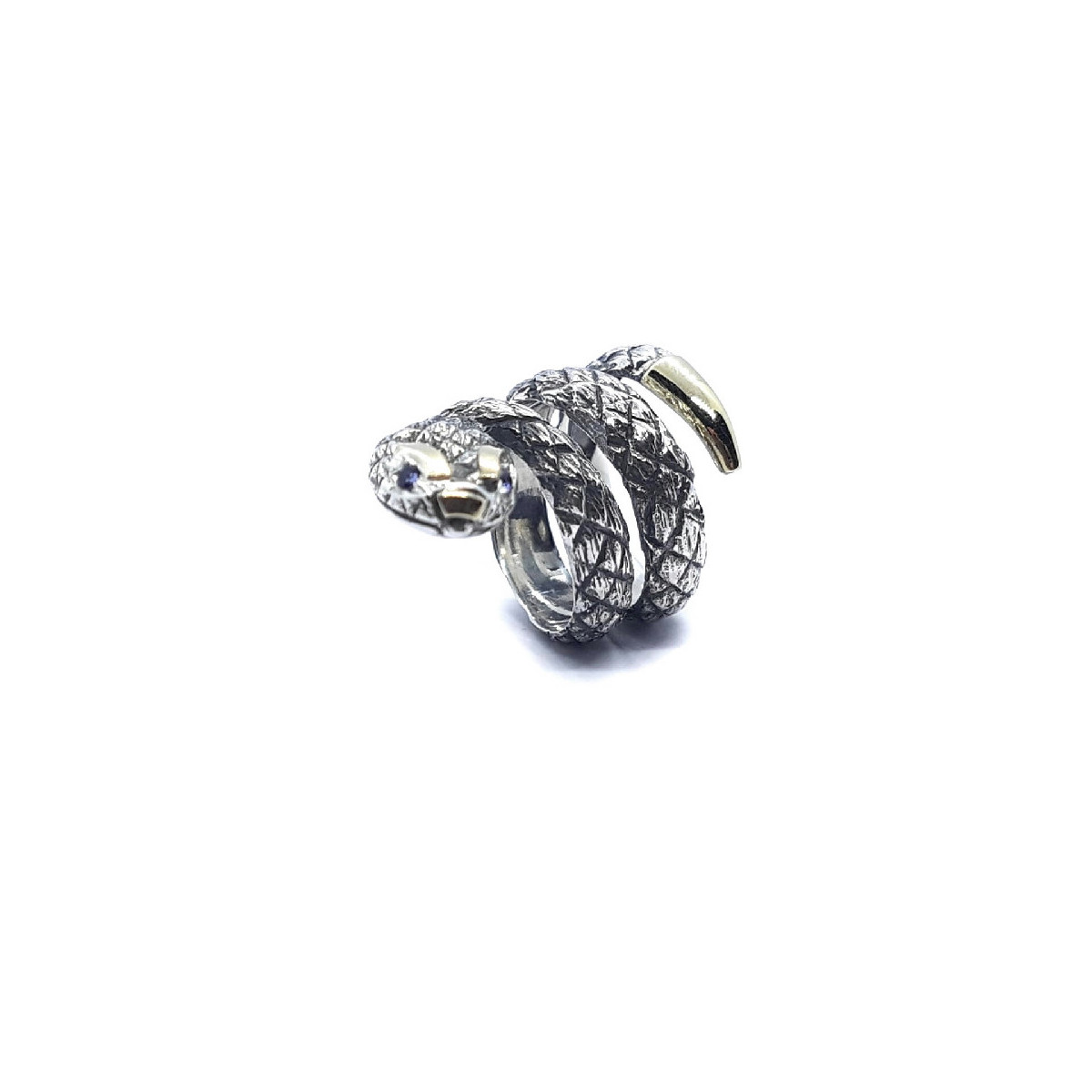 Anillo de plata y oro con forma de serpiente y iolitas