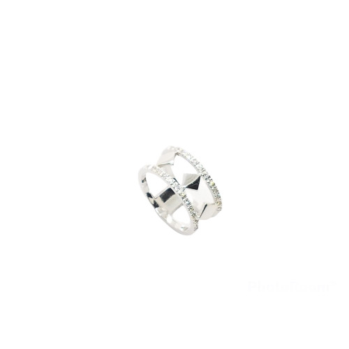 Anillo de oro blanco con diamantes