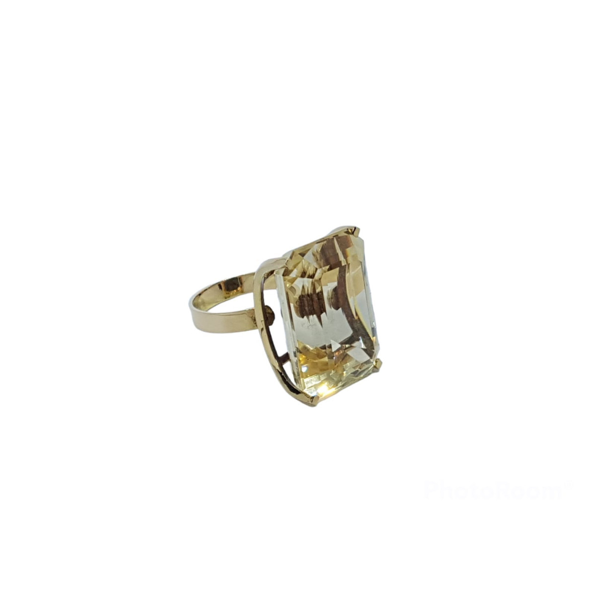 Anillo de oro amarillo con citrino